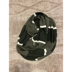 Lululemon infinity scarf